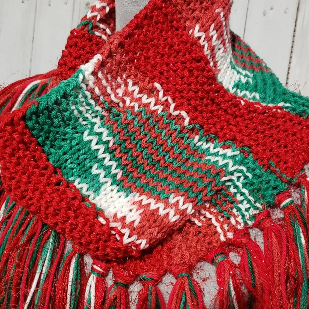 NEW‎ Hand Knitted Christmas Women's Boho Cowl Scarf Fringe Knit Red Green Party